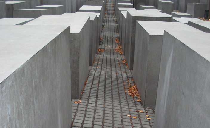 Obra é um tributo ao genocídio de 6 milhões de judeus durante a II Guerra Mundial 