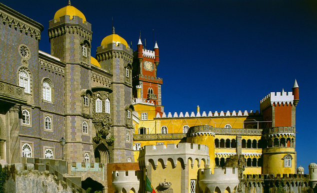 Palácio da Pena é considerado o mais completo exemplar da arquitetura portuguesa do Romantismo