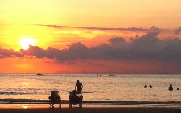 Final da tarde: um mar de cores no céu do Sahy