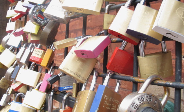 Distillery-District-Toronto-Canada-cadeados-