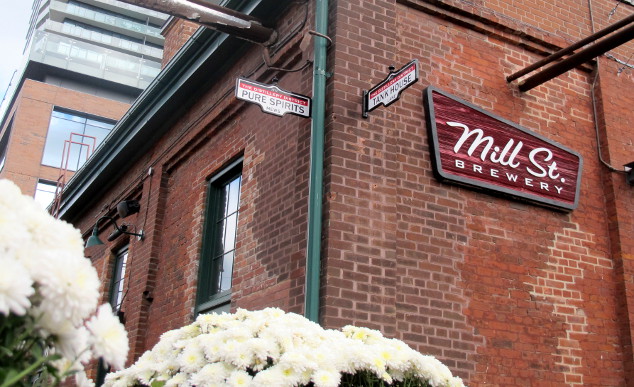 Distillery District-Toronto-Canada-pub
